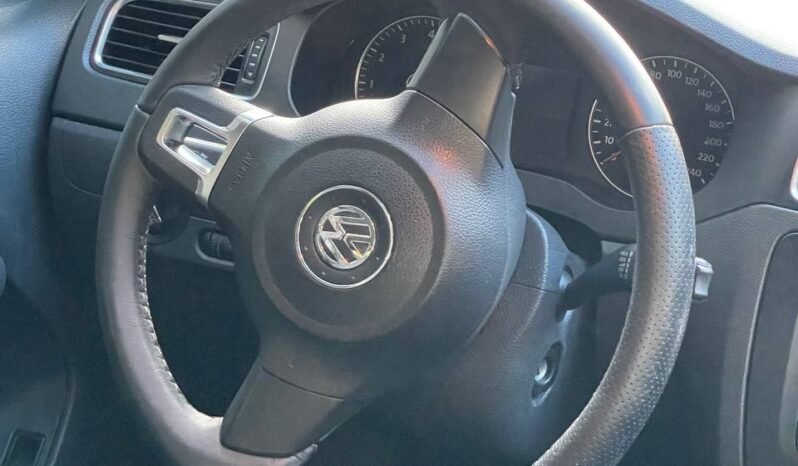
								VOLKSWAGEN NEW JETTA CONFORTLINE 2.5L AT full									