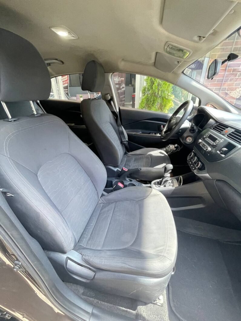 
								KIA RIO MT 1.4 HB full									