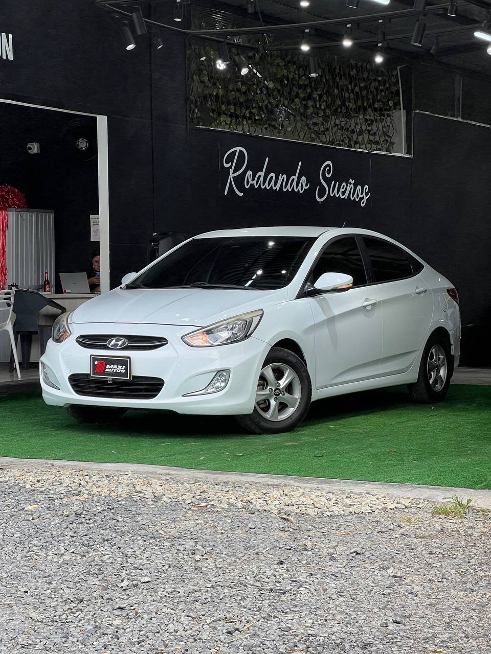 HYUNDAI ACCENT PREMIUM 1.6 MT SD