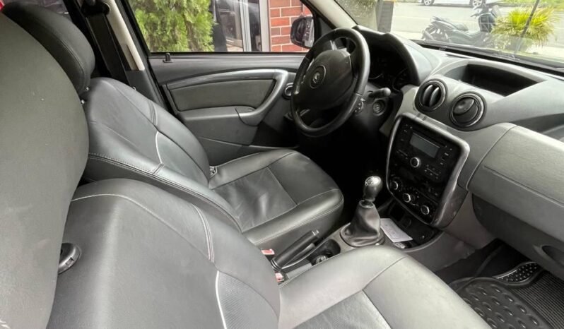 
								RENAULT DUSTER DYNAMIQUE 2.O MT 4X2 full									