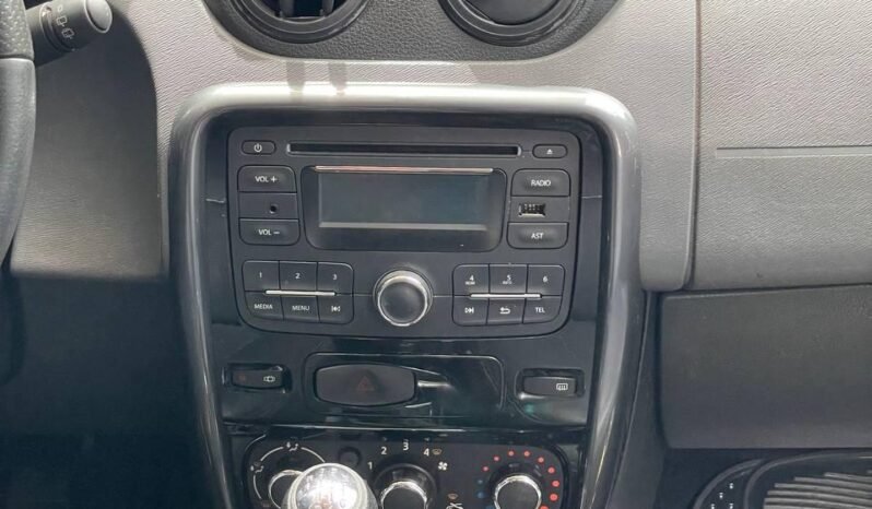 
								RENAULT DUSTER DYNAMIQUE 2.O MT 4X2 full									
