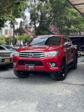 TOYOTA HILUX 2.8 DIESEL AT 4X4