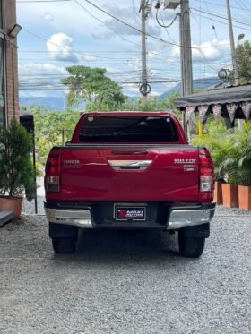 TOYOTA HILUX 2.8 DIESEL AT 4X4