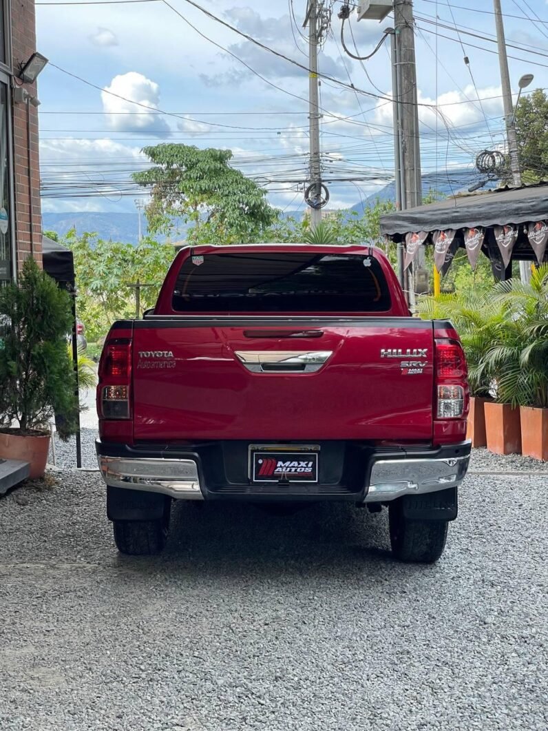 
								TOYOTA HILUX 2.8 DIESEL AT 4X4 full									