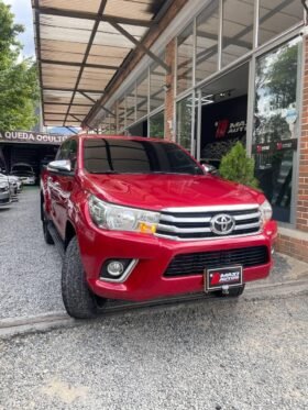 TOYOTA HILUX 2.8 DIESEL AT 4X4