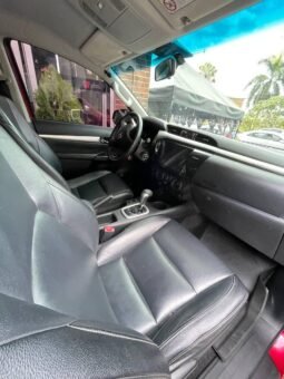
										TOYOTA HILUX 2.8 DIESEL AT 4X4 full									