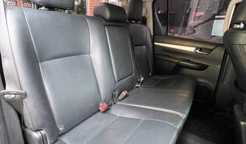 
								TOYOTA HILUX 2.8 DIESEL AT 4X4 full									
