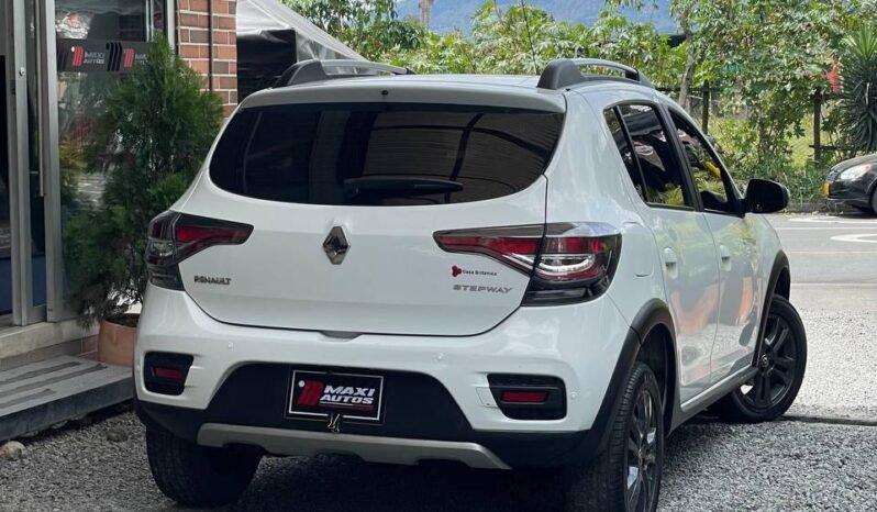 
								RENAULT STEPWAY INTENS AT full									