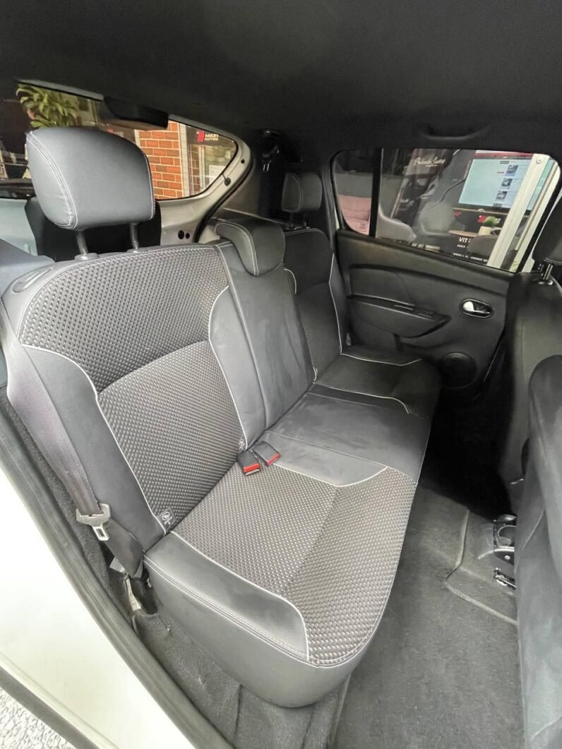 
								RENAULT STEPWAY INTENS AT full									