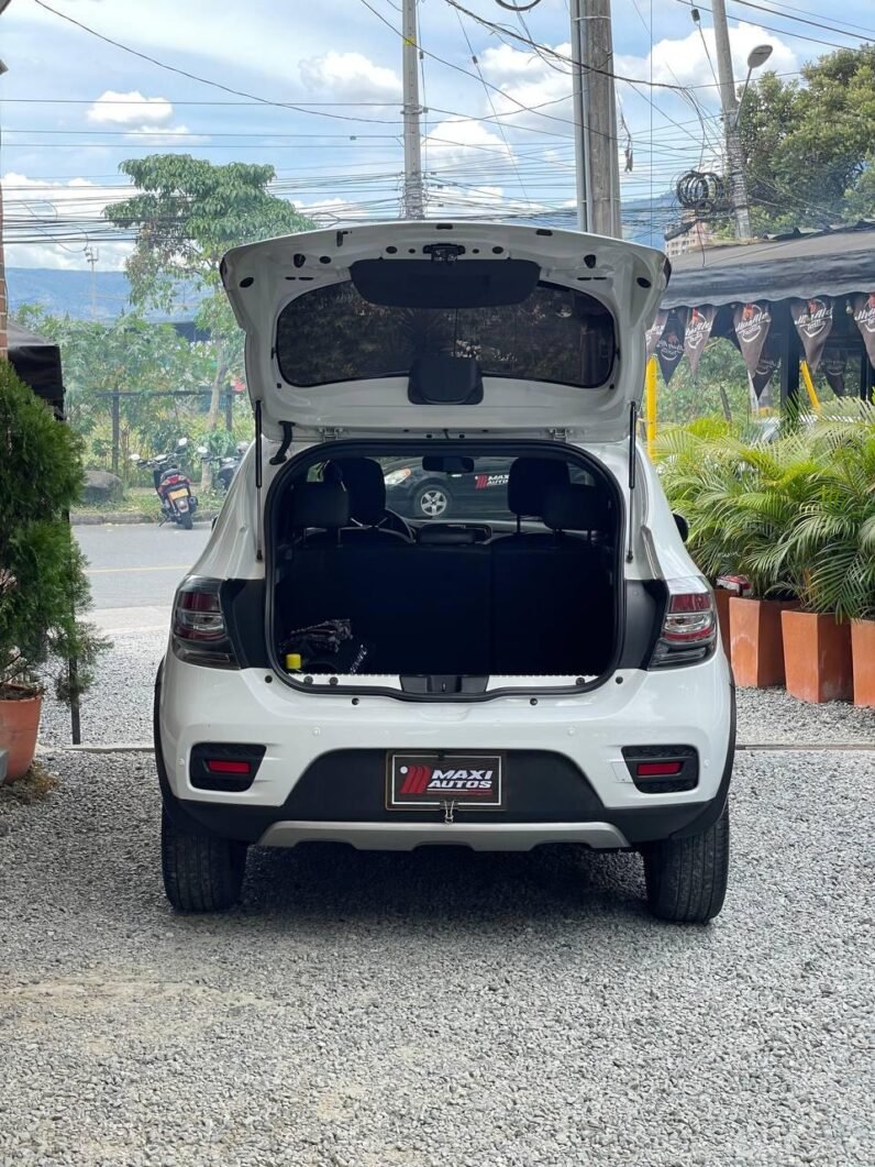 
								RENAULT STEPWAY INTENS AT full									