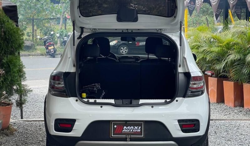 
								RENAULT STEPWAY INTENS AT full									