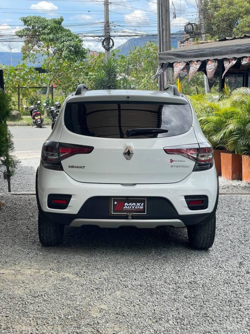 
								RENAULT STEPWAY INTENS AT full									
