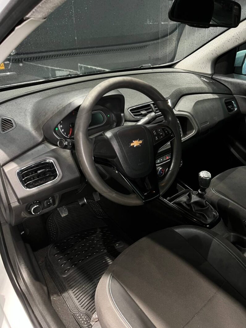 
								CHEVROLET ONIX LT 1.4 MT full									