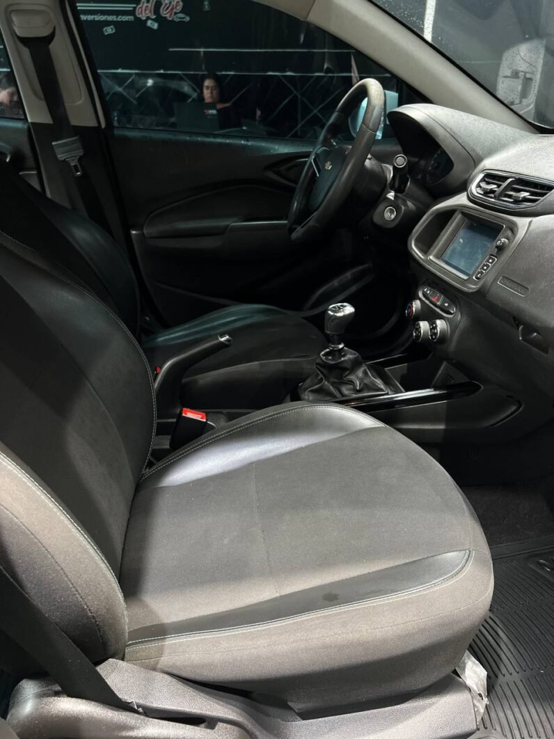 
								CHEVROLET ONIX LT 1.4 MT full									