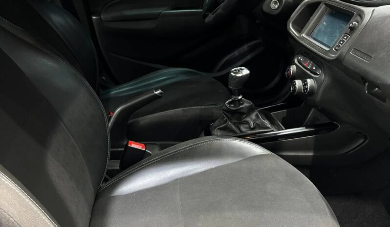 
								CHEVROLET ONIX LT 1.4 MT full									