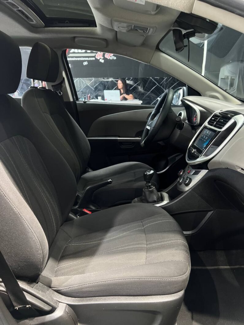 
								CHEVROLET SONIC LT SEDAN 1.6 MT full									