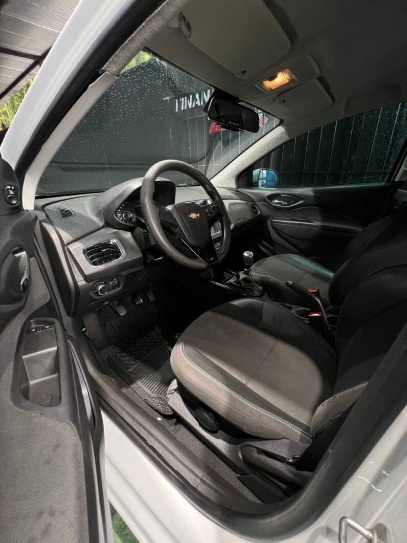 
								CHEVROLET ONIX LT 1.4 MT full									