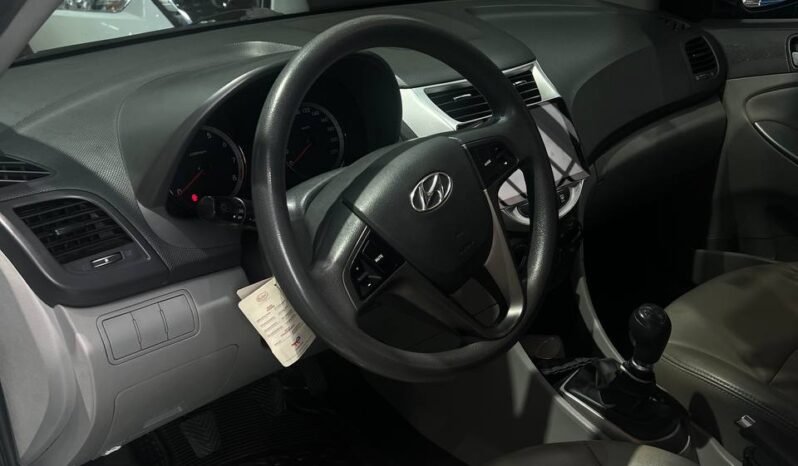 
								HYUNDAI ACCENT PREMIUM 1.6 MT SD full									