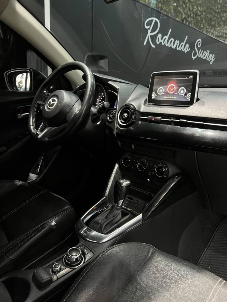 
								MAZDA 2 TOURING AT 1.5 HB full									