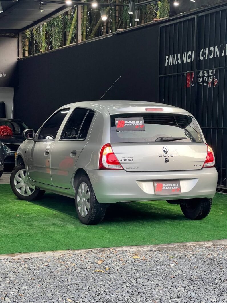 
								RENAULT CLIO STYLE full									