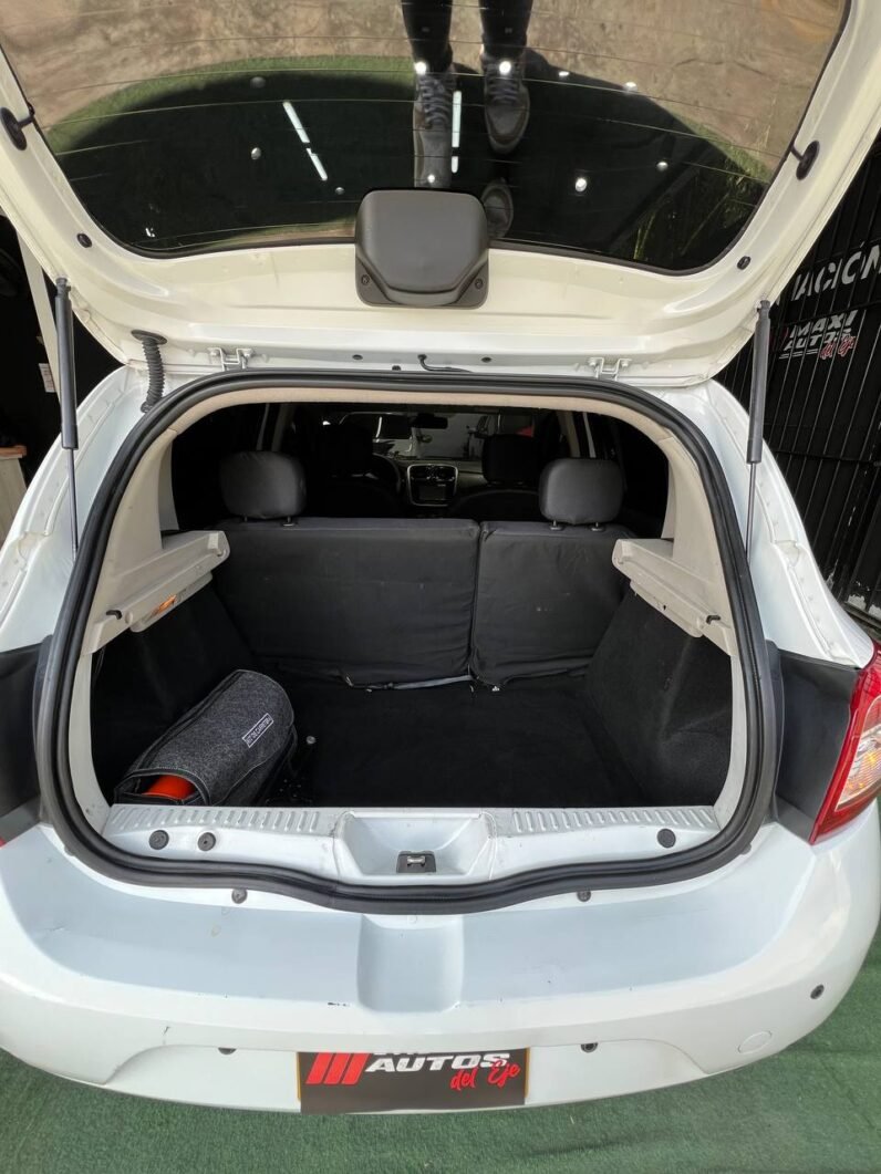 
								RENAULT SANDERO DYNAMIQUE MT 1.6 full									