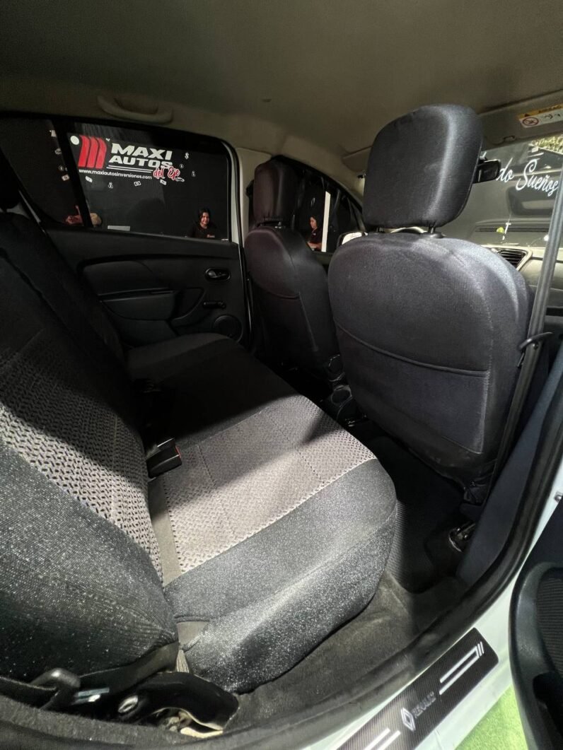 
								RENAULT SANDERO DYNAMIQUE MT 1.6 full									