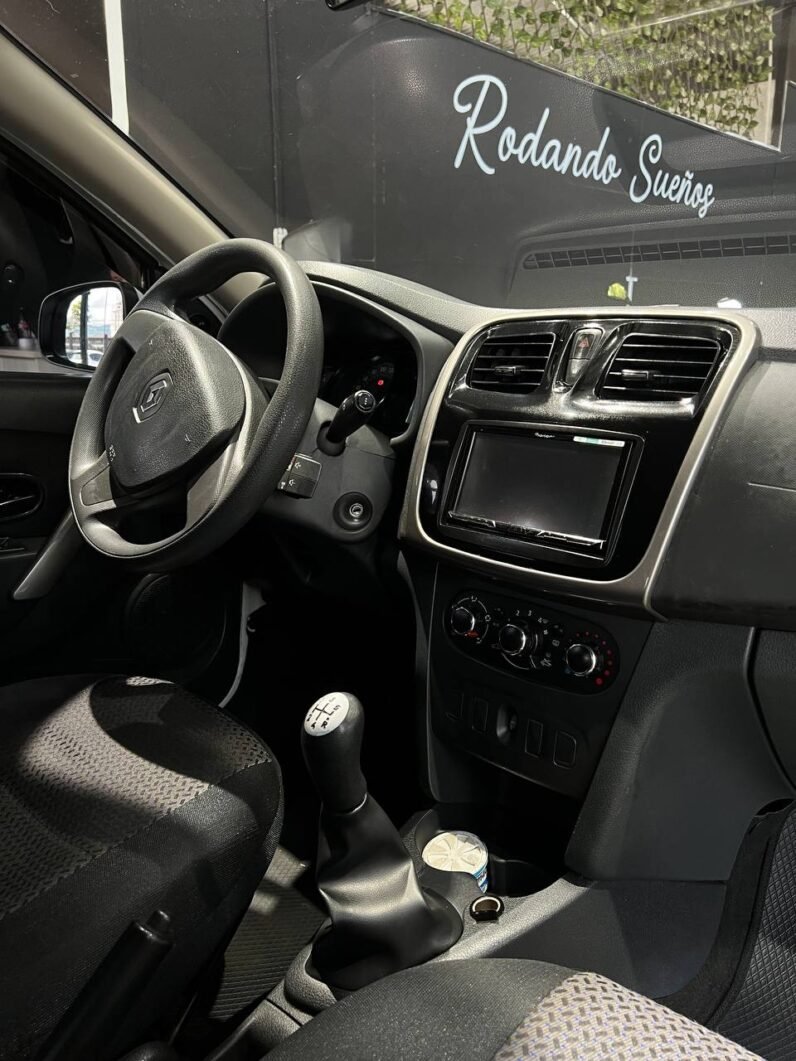 
								RENAULT SANDERO DYNAMIQUE MT 1.6 full									
