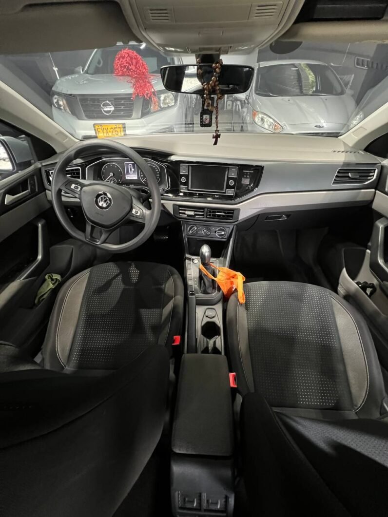 
								VOLKSWAGEN VIRTUS COMFORTLINE 1.6 AUT full									