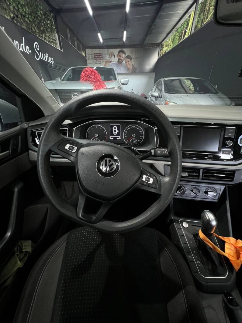 
								VOLKSWAGEN VIRTUS COMFORTLINE 1.6 AUT full									