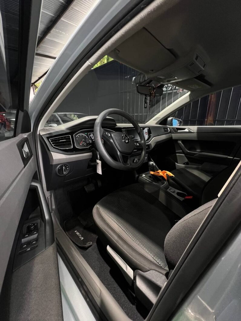 
								VOLKSWAGEN VIRTUS COMFORTLINE 1.6 AUT full									