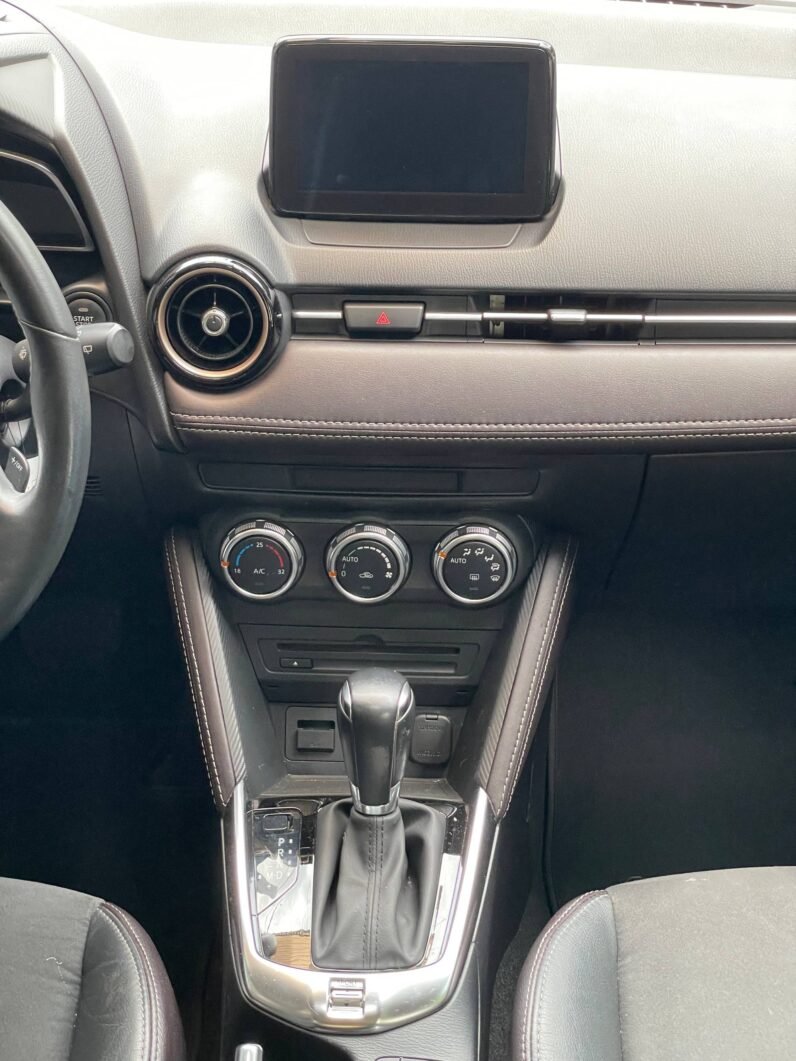
								MAZDA 2 GRAND TOURING LX 1.5 AT full									