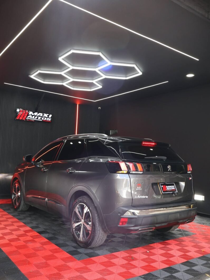 
								PEUGEOT 3008 GT LINE 1.6 AT full									