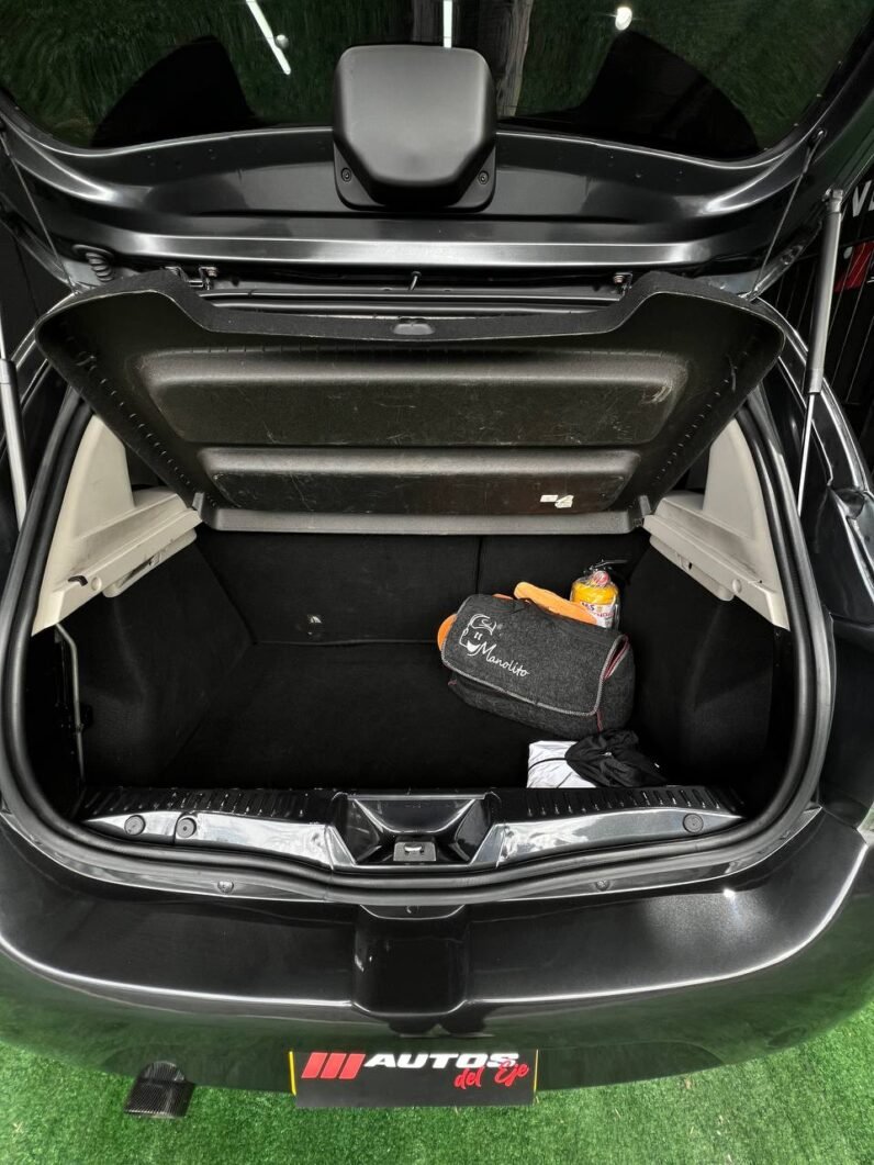 
								RENAULT SANDERO EXPRESSION 1.6 MT full									