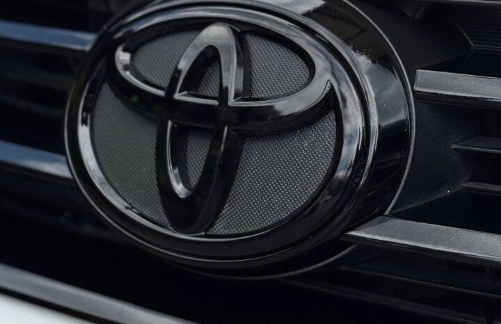 
								TOYOTA FORTUNER SR 2.7 AT 4X2 GASOLINA full									