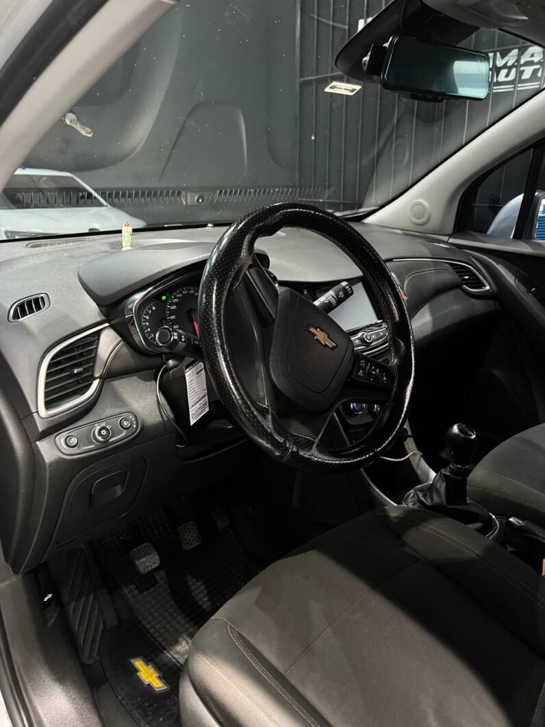 
								CHEVROLET TRACKER LS MT 1.8 4X2 full									