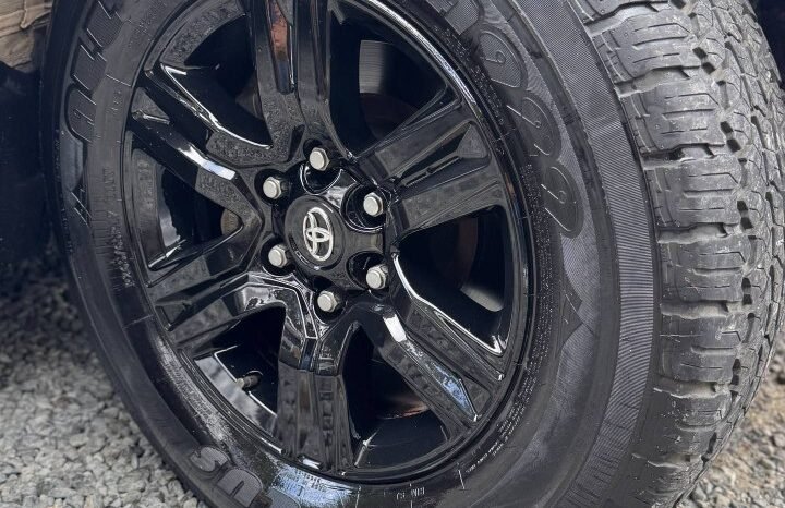 
								TOYOTA FORTUNER SR 2.7 AT 4X2 GASOLINA full									
