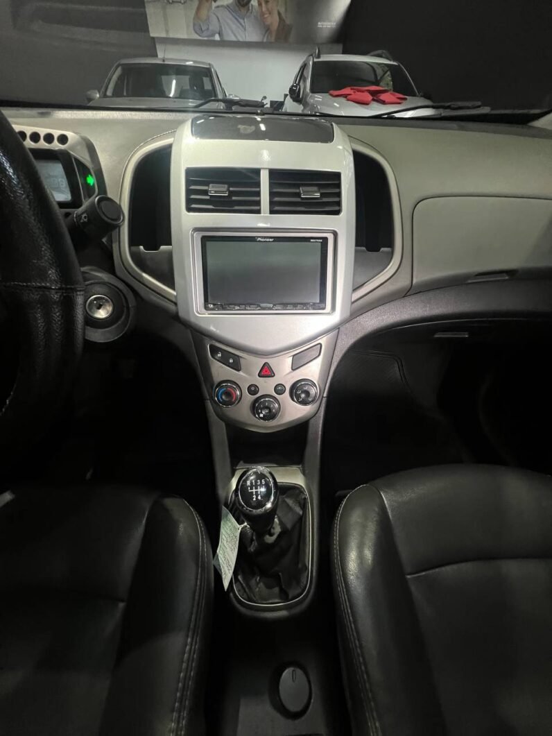 
								CHEVROLET SONIC LT SEDAN 1.6 MT full									