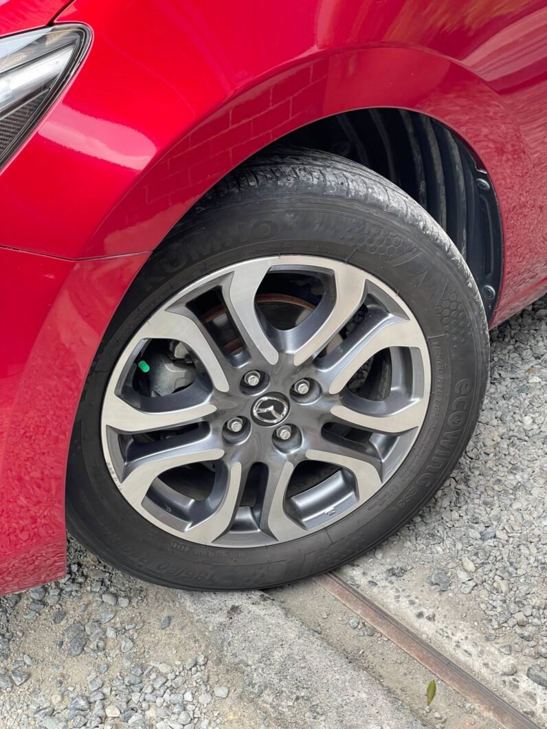 
								MAZDA 2 GRAND TOURING LX 1.5 AT full									