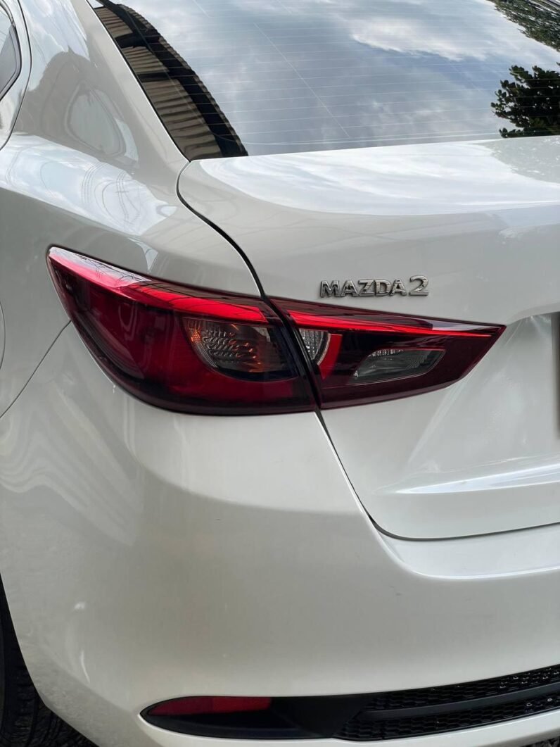 
								MAZDA 2 TOURING SEDAN AT 1.5CC full									