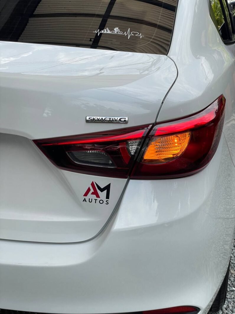 
								MAZDA 2 TOURING SEDAN AT 1.5CC full									