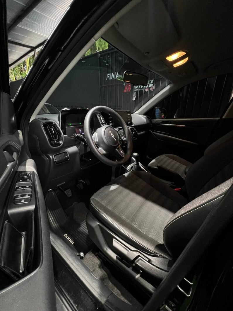 
								KIA SONET DESIRE MT 1.5 full									