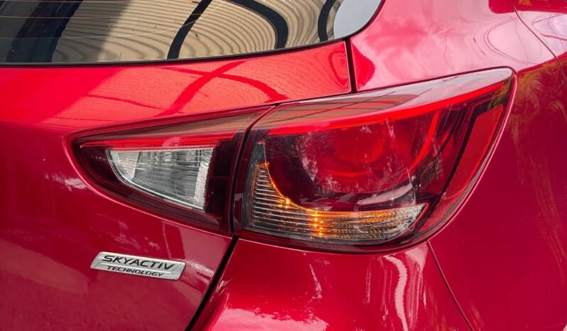 
								MAZDA 2 GRAND TOURING LX 1.5 AT full									