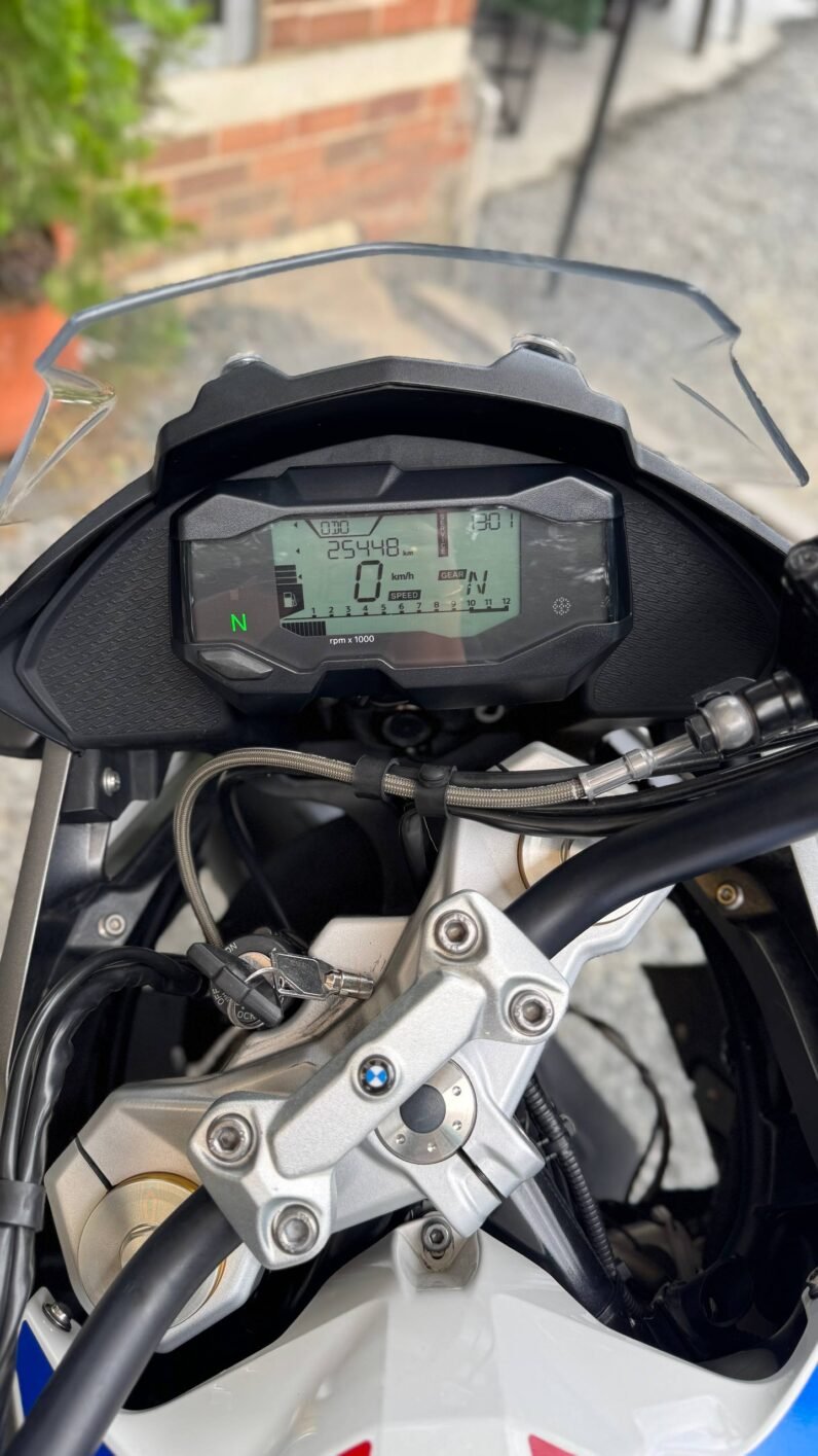 
								BMW G310GS full									