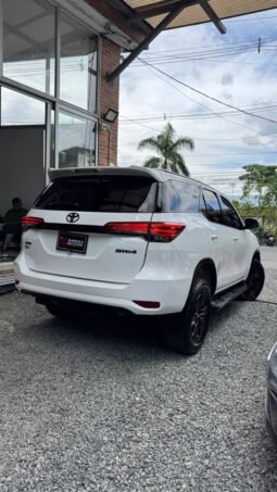 
										TOYOTA FORTUNER SR 2.7 AT 4X2 GASOLINA full									