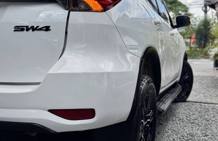 
								TOYOTA FORTUNER SR 2.7 AT 4X2 GASOLINA full									