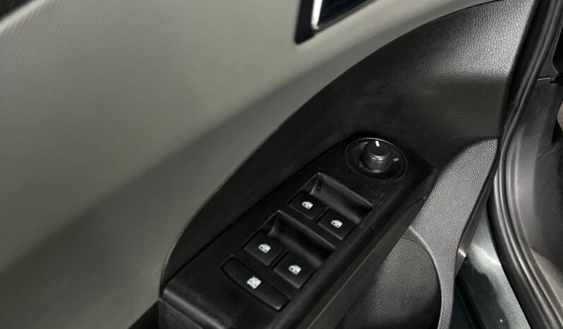 
								CHEVROLET SONIC LT SEDAN 1.6 MT full									