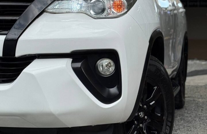 
								TOYOTA FORTUNER SR 2.7 AT 4X2 GASOLINA full									