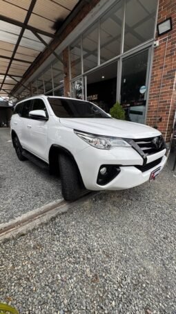 TOYOTA FORTUNER SR 2.7 AT 4X2 GASOLINA