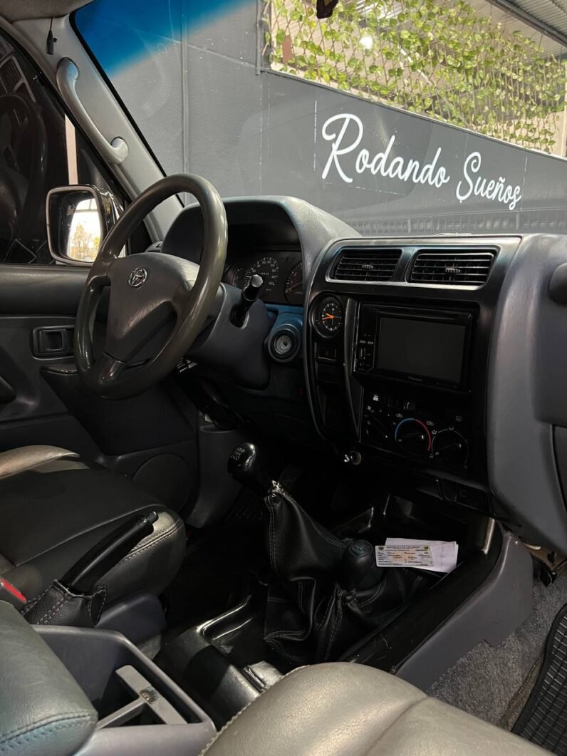 
								TOYOTA PRADO SUMO 2.7 MT 4X4 full									