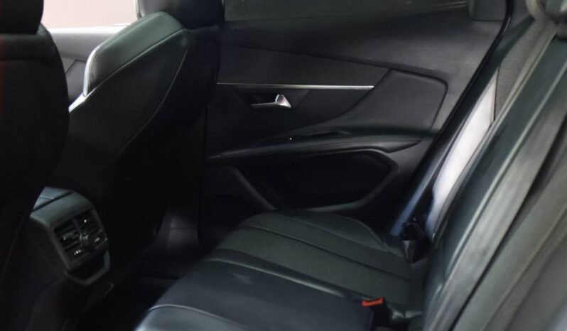 
								PEUGEOT 3008 GT LINE 1.6 AT full									